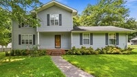 Building Photo - 3 bedroom Signal Mountain Home!