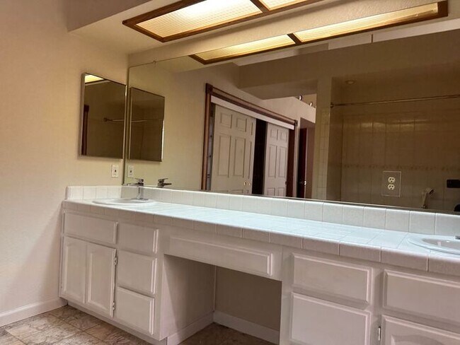 Building Photo - Weston Ranch Home 3 Bedrooms 2 Bath
