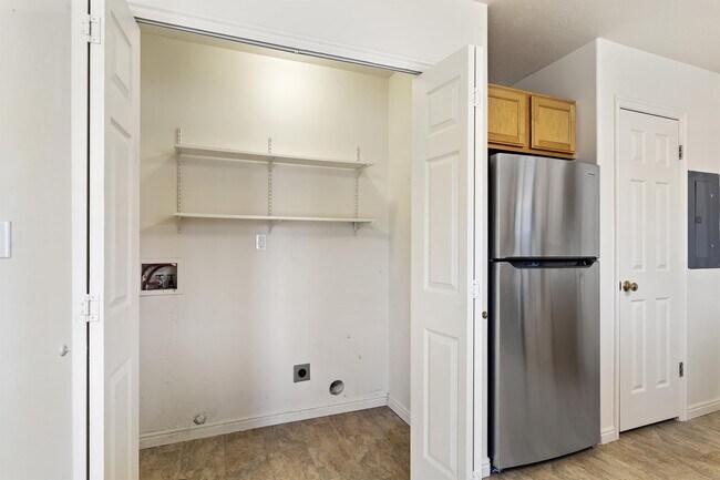 Building Photo - 353 N 360 W