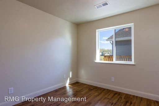 Building Photo - 279 Country Club Pkwy