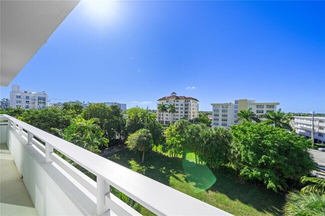 Building Photo - 1150 102nd St