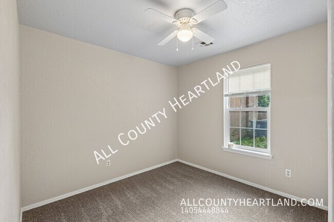 Building Photo - 709 Stonecroft Cir