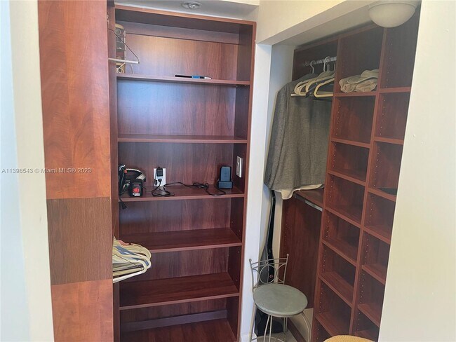 Building Photo - 2101 S Ocean Dr