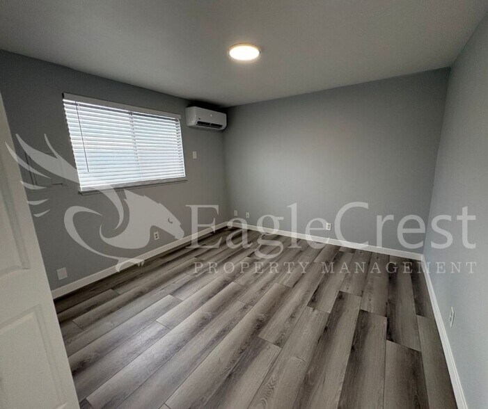 Building Photo - 17/19 S. Roosevelt