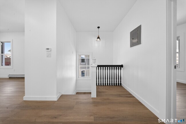 Building Photo - 259 Laurel Ave