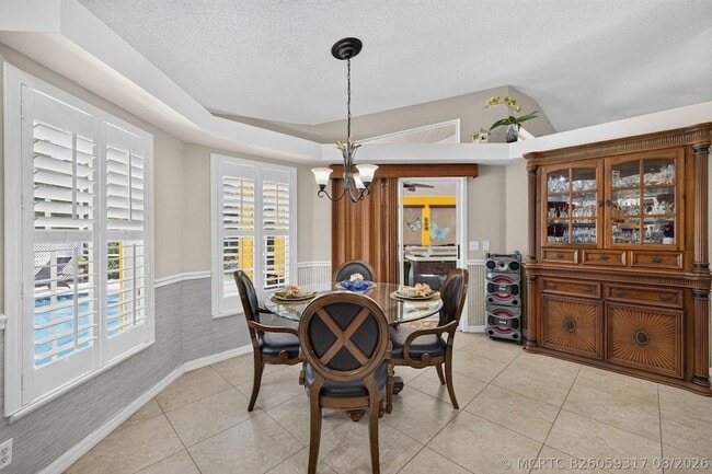 Building Photo - 3077 SE Galt Cir