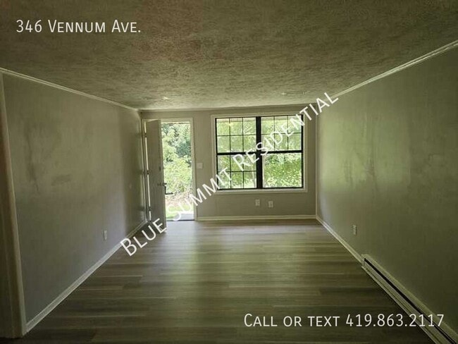 Building Photo - 346 Vennum Ave