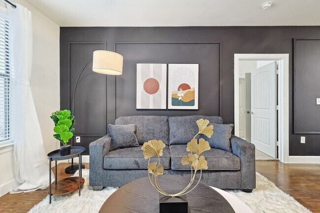 Building Photo - 5445 Town and Country Blvd