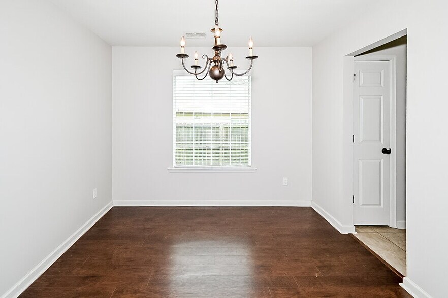 Building Photo - 9171 Tahoe Dr