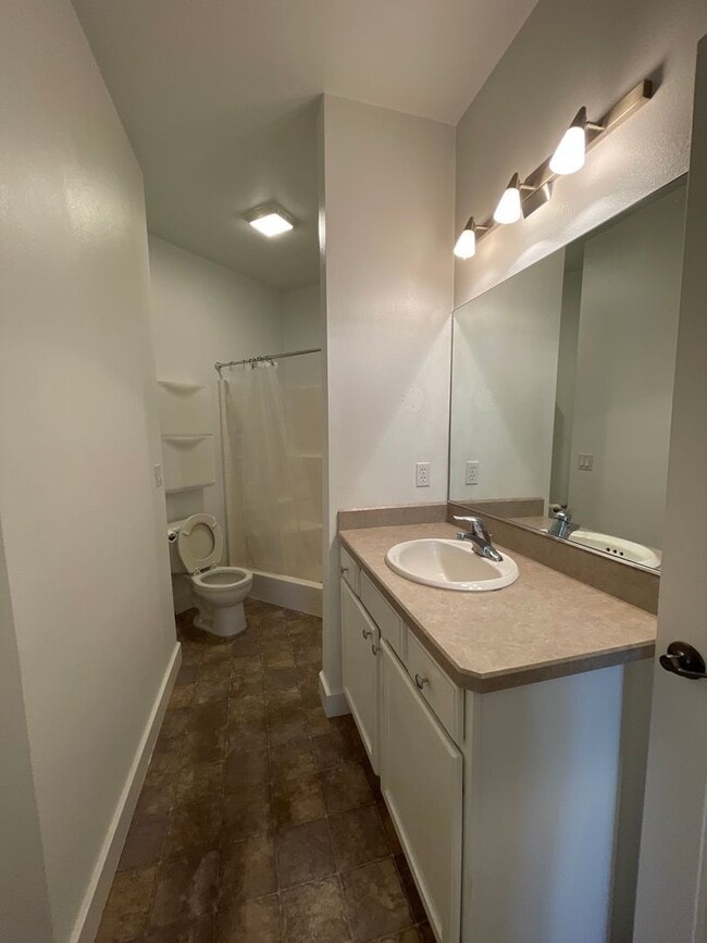 Building Photo - 1039 NE Watt Way