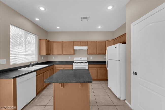 Building Photo - 10573 Allegrini Dr