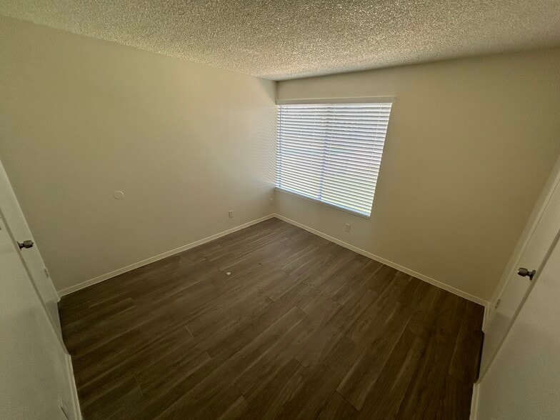 Building Photo - 2408 W Campbell Ave