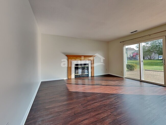 Building Photo - 1048 Reveres Run