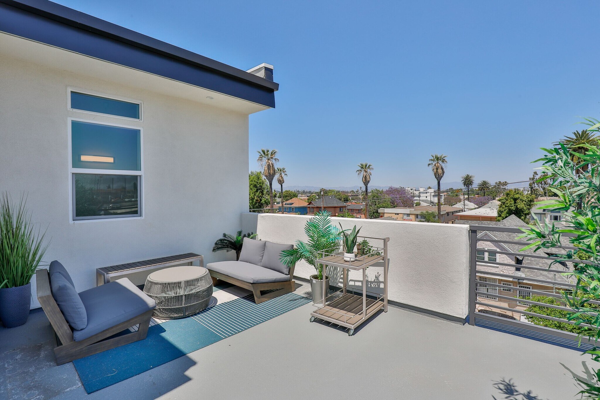 Building Photo - 1155 W 36th Pl