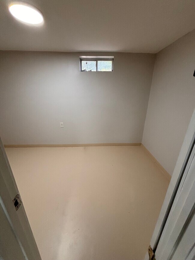 Building Photo - 1101 Salem St