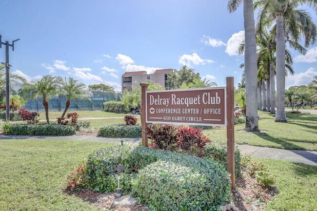Building Photo - 600 Egret Cir