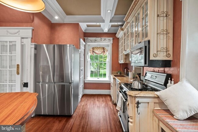 Building Photo - 209 N Bellevue Ave