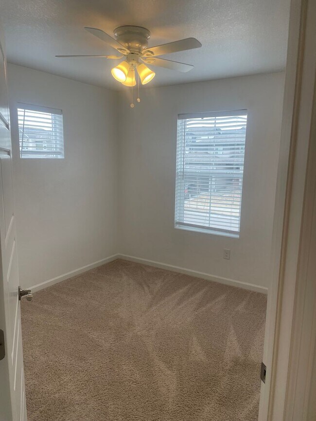 Building Photo - Beautiful home for rent between Parker and...