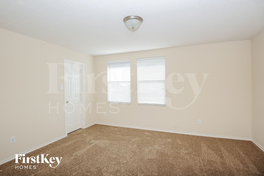 Building Photo - 4004 German Pointer Way