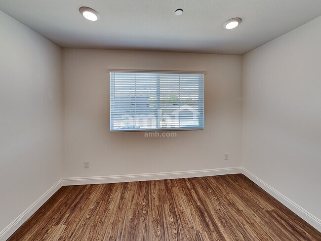 Building Photo - 3320 Blodwen St