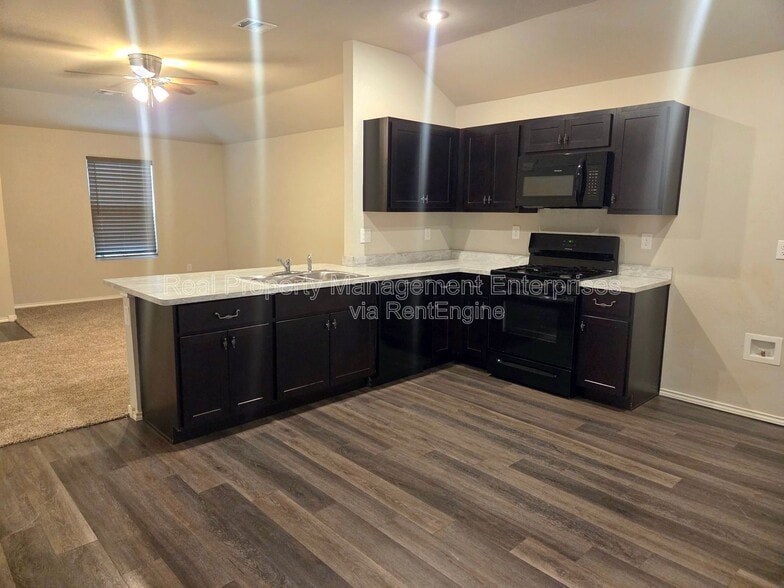 Building Photo - 9704 Saddle Dr