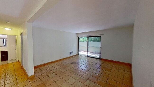Building Photo - One Bedroom One Bath La Goleta Condo