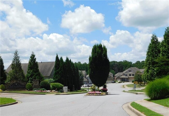 Building Photo - 330 La Perla Dr