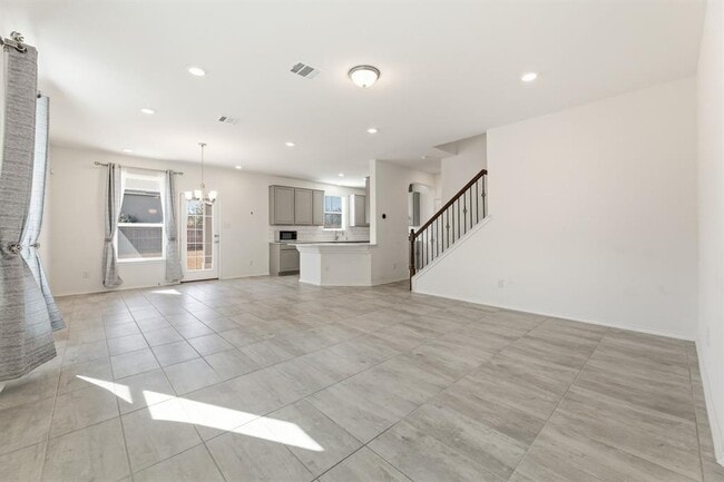 Building Photo - 365 Rocroi Dr