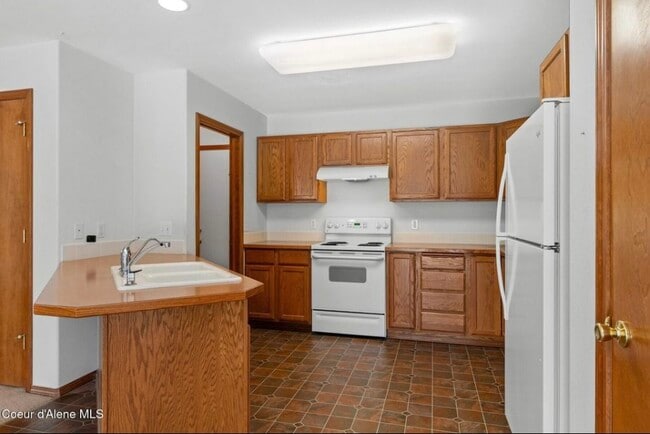 Building Photo - 8182 N Brookside Dr