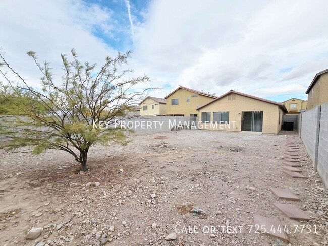 Building Photo - *ADORABLE, BRIGHT AND OPEN 3 BED/ 2 BATH H...