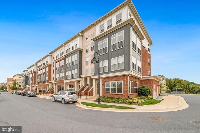Building Photo - 540 Copley Pl