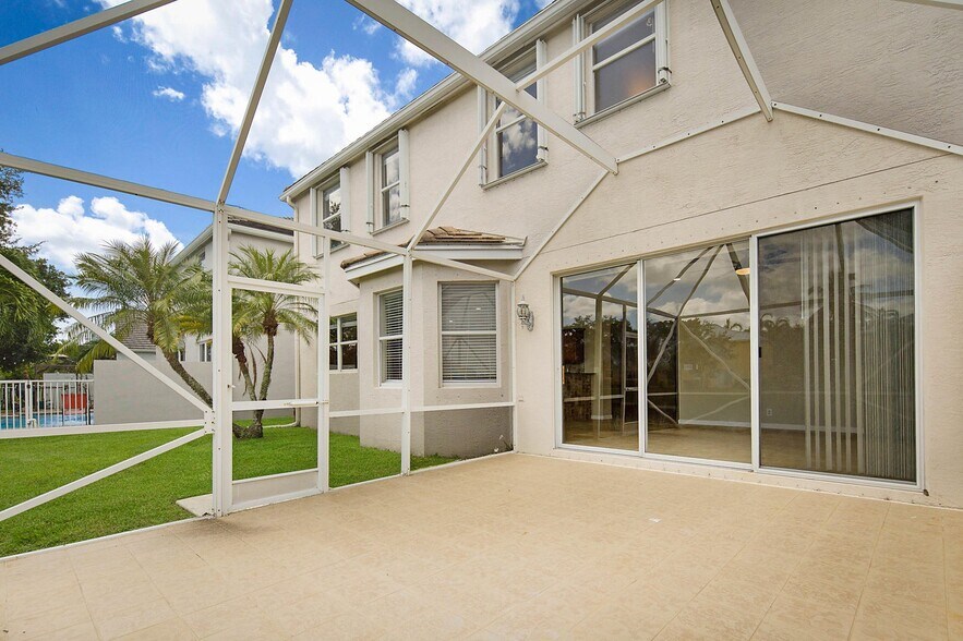 Building Photo - 122 Kensington Way