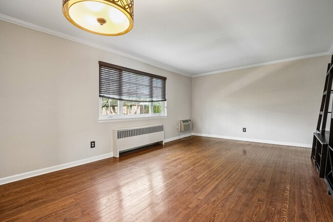 Building Photo - 69B Troy Dr