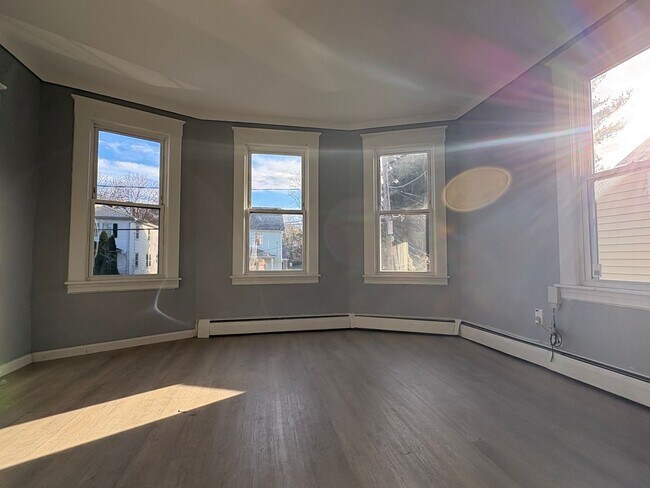 Building Photo - 3 Omo St