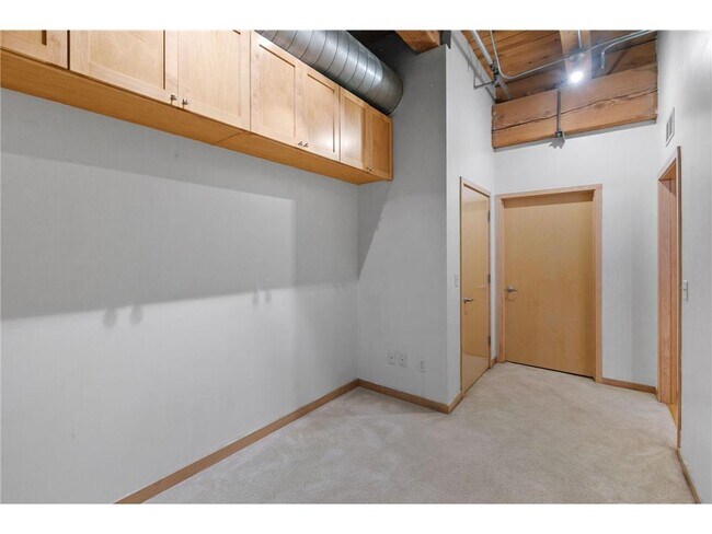 Building Photo - 607 Washington Ave S