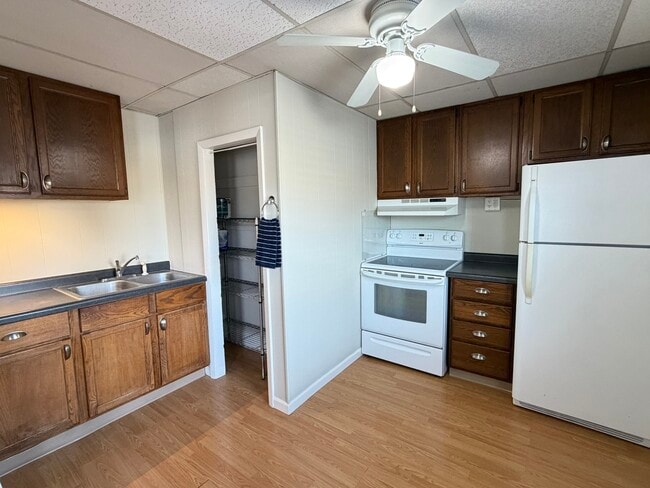 Building Photo - 263 Center St