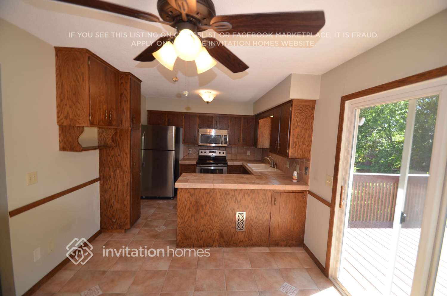 Building Photo - 2601 E 121st St