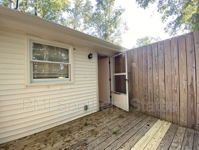 Building Photo - 215 Jonesville Rd