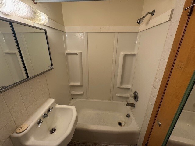 Building Photo - 2212 Regent St