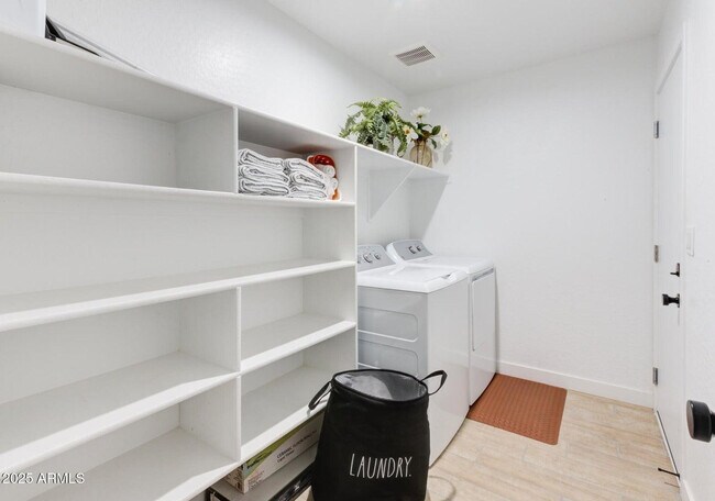 Building Photo - 341 S Mountain Rd