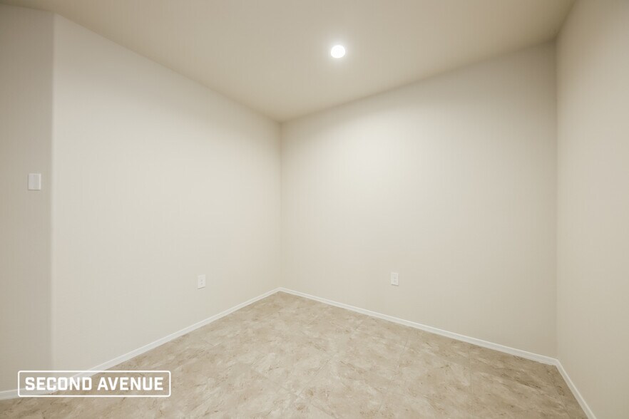 Building Photo - 18458 W Faye Way