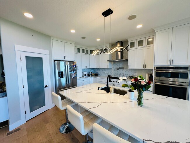 Building Photo - Stunning Custom Camas Home