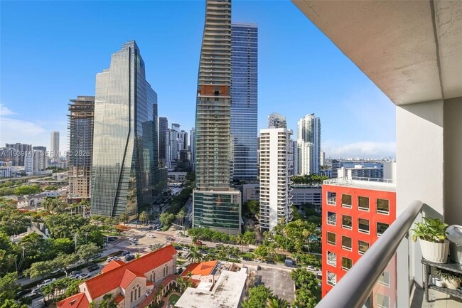 Building Photo - 1541 Brickell Ave
