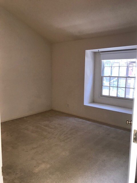 Building Photo - 1555 Cherry St