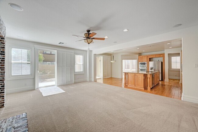 Building Photo - Stunning Rhodes Ranch Four Bedroom