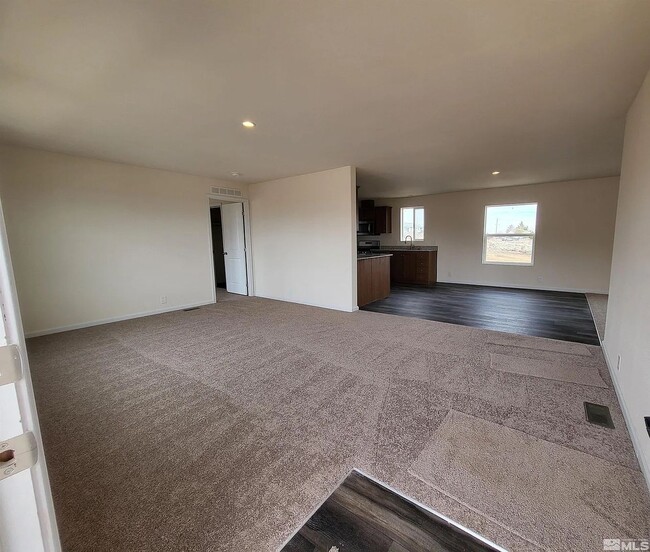 Building Photo - Spacious 3-Bedroom Home on 1.35 Acres with Valley Views – Dayton, NV