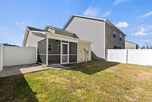 Building Photo - End Unit with Lots of Upgrades!