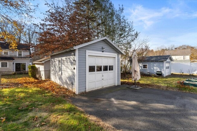 Building Photo - 171 Waite St