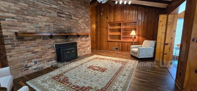 Building Photo - 289 Ashbrook Dr