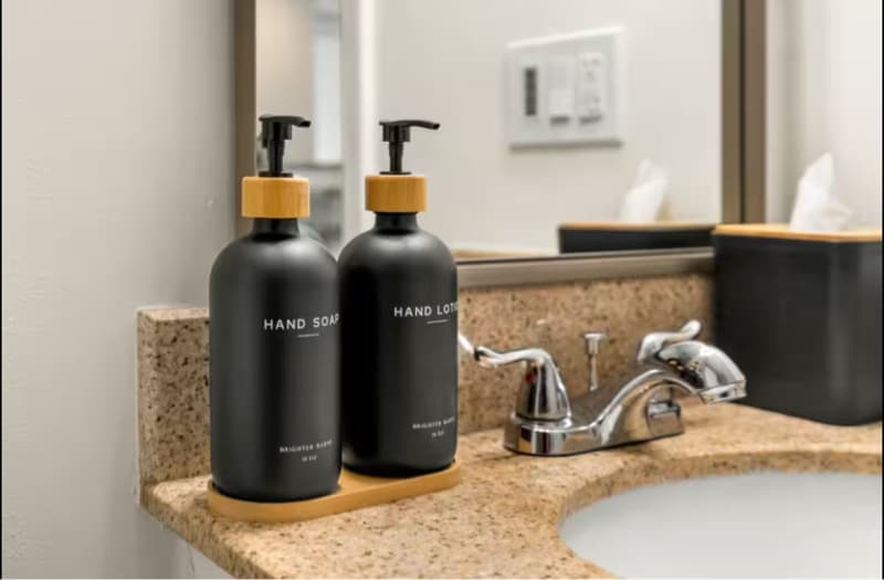 Building Photo - 48 School St